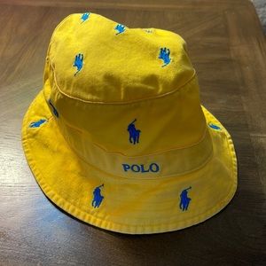 Bucket hat